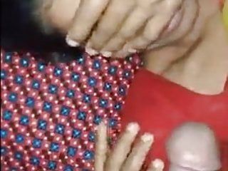 Desi bhabhi compulsory cook masturbándose por dever